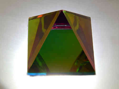 SCHÄFER GLAS SHOP Glaspyramide 25x25 mm, Bedampfung vitrail medium/CAL, Filz am Boden